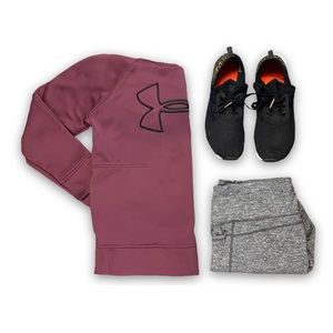 Underarmor Maroon Loose Lightly Used Hoodie Size Small W/ Pockets 100% Polyester